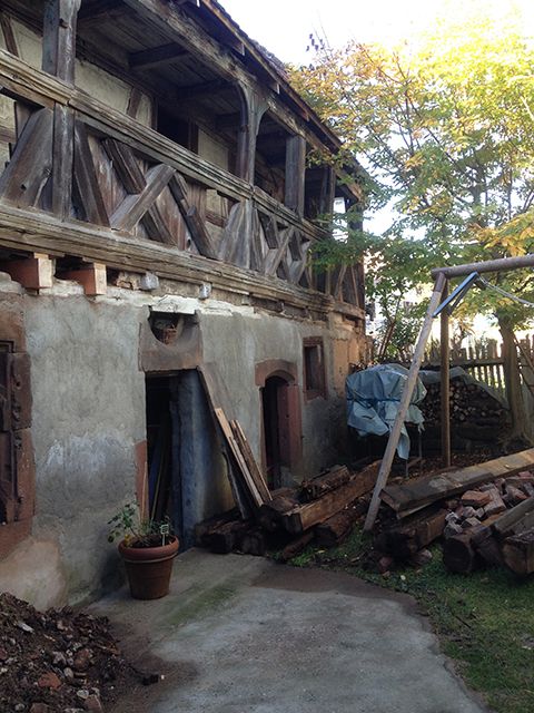 Image importée depuis https://www.reneuv.fr/wp-inside/uploads/2021/06/charpente_renovation_bas_rhin_6.jpg