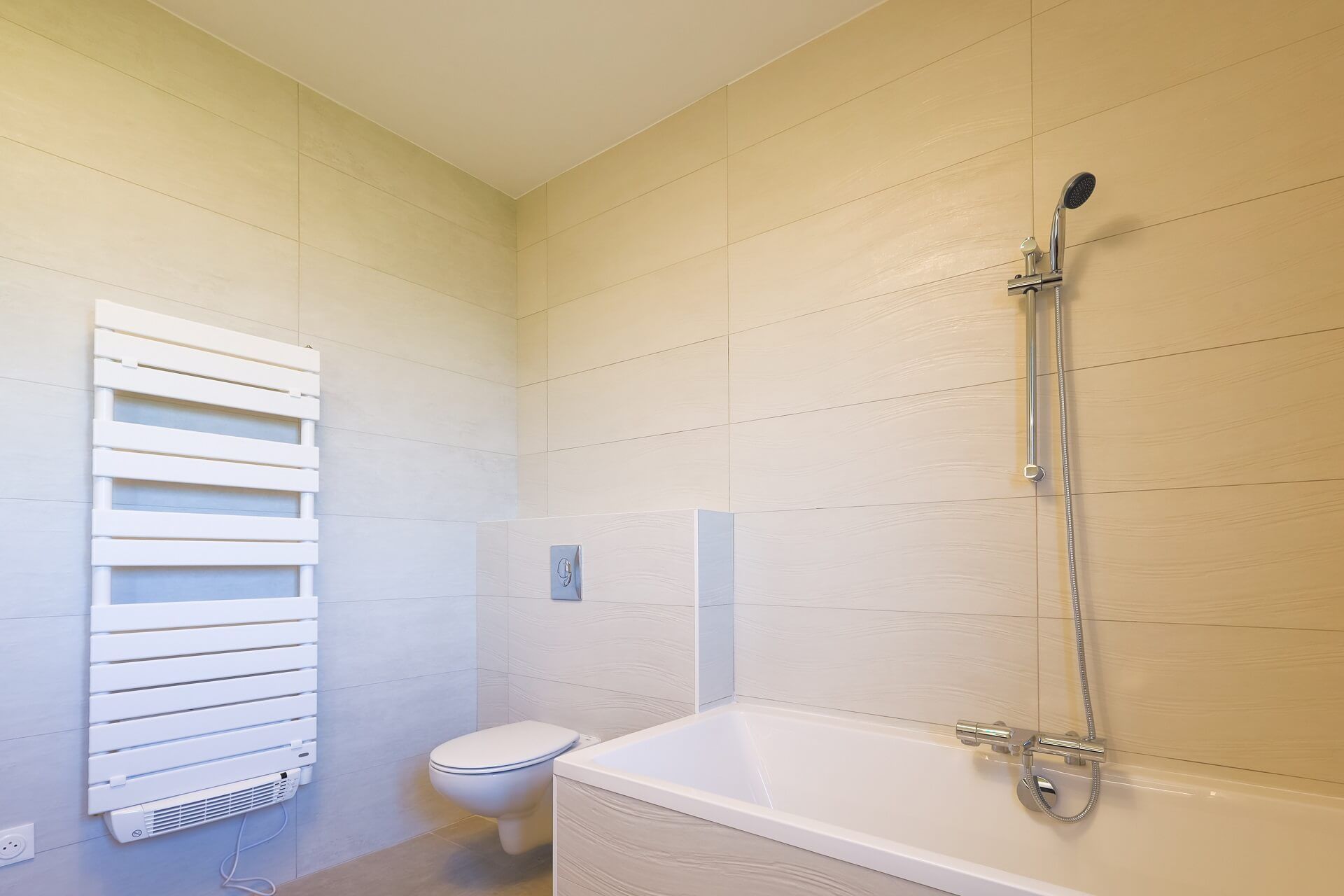 Image importée depuis https://www.reneuv.fr/wp-inside/uploads/2023/05/creation-salle-de-bain-toulouse-bain-wc.jpg
