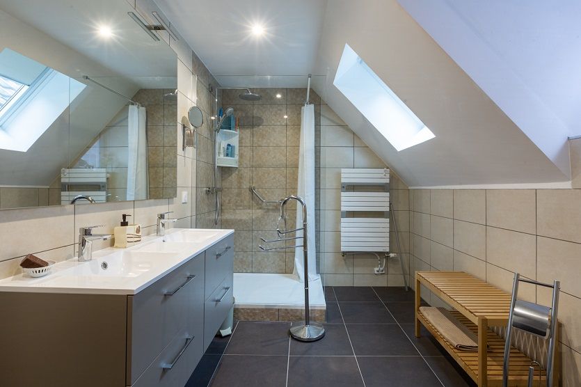 Image importée depuis https://www.reneuv.fr/wp-inside/uploads/2021/06/renovation-salle-de-bain-dorlisheim-reference.jpg