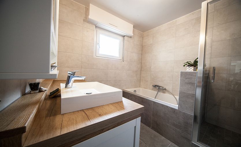 Image importée depuis https://www.reneuv.fr/wp-inside/uploads/2021/07/renovation-sdb.jpg