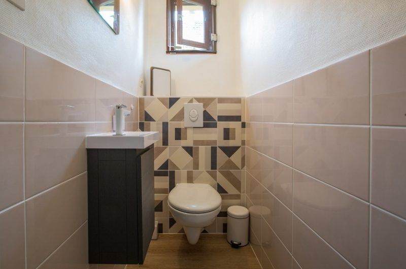 Image importée depuis https://www.reneuv.fr/wp-inside/uploads/2021/07/renovation-toilettes-bas-rhin-800x530.jpg