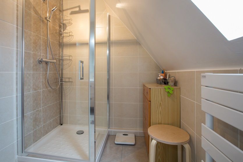 Image importée depuis https://www.reneuv.fr/wp-inside/uploads/2021/06/salle-de-bain-apres-travaux.jpg