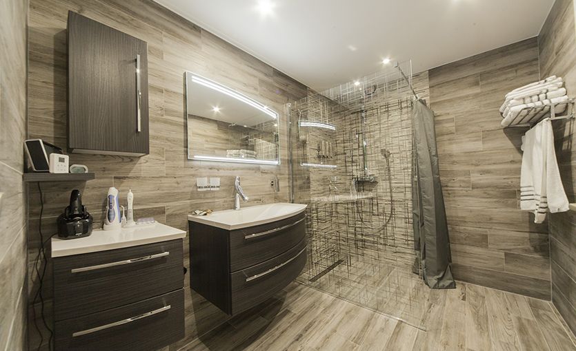 Image importée depuis https://www.reneuv.fr/wp-inside/uploads/2021/06/salle-de-bain-gallery2.jpg